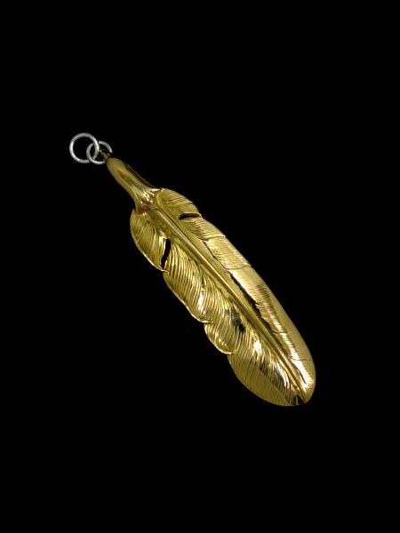 LARRY SMITH / 18K GOLD EAGLE HEAD FEATHER PENDANT No. 43 -RIGHT-