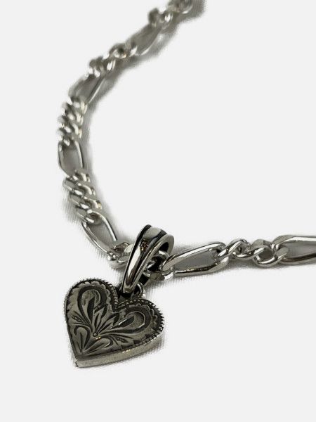 Antidote Buyers Club / Engraved Heart Pendant