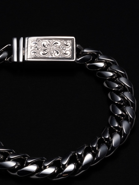 Antidote Buyers Club / Engraved Box Crasp Bracelet